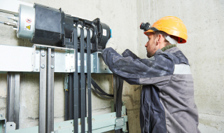 Une plateforme en ligne pour former aux métiers de l’ascenseur